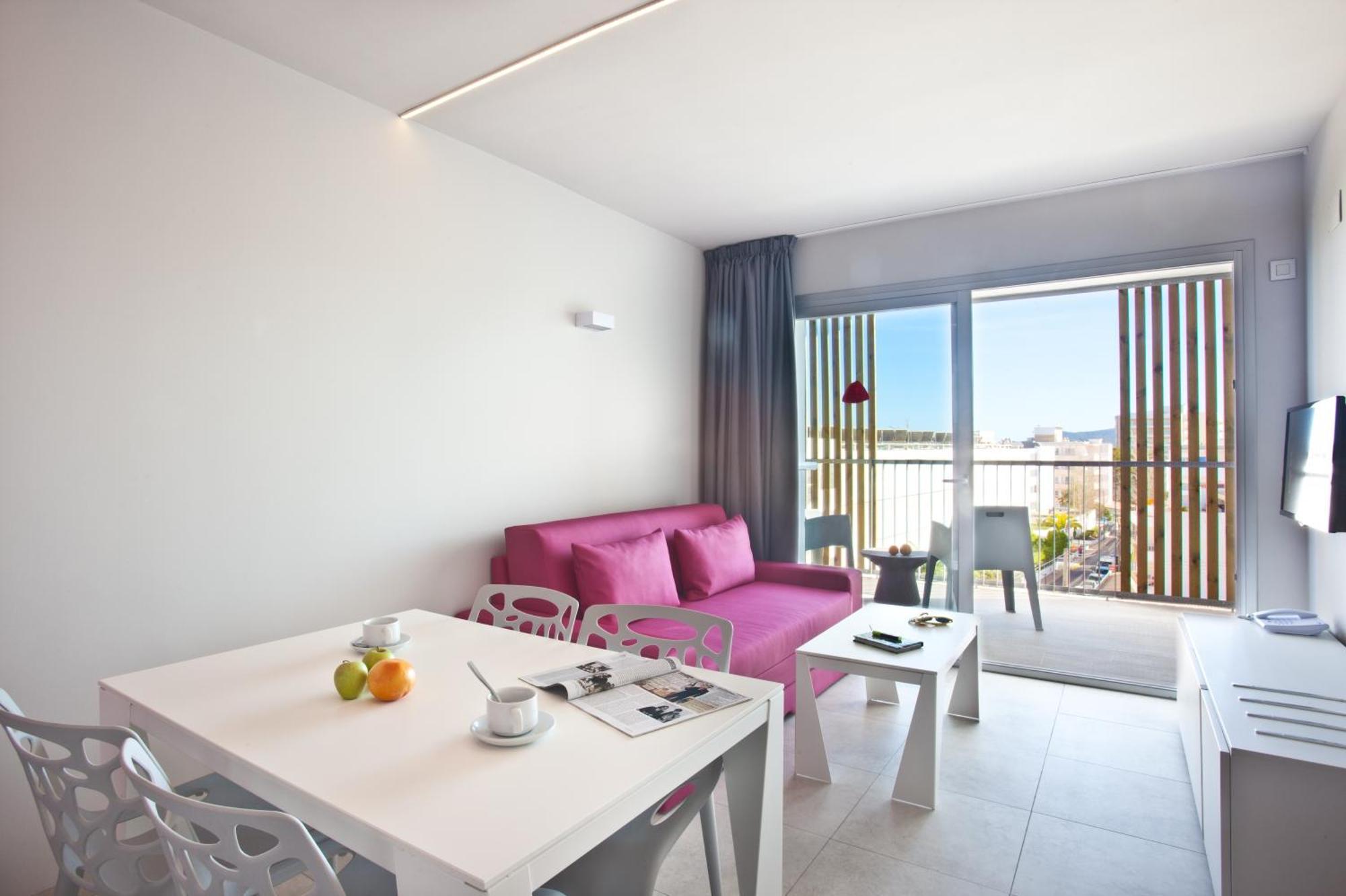 Ryans Ibiza Apartments - Only Adults Szoba fotó